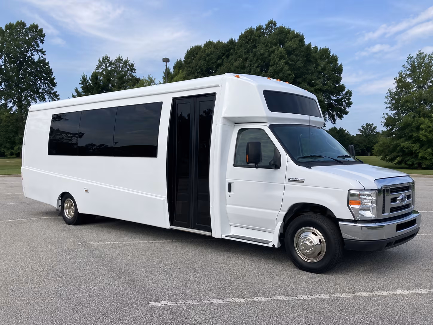 camden 18 passenger party bus
