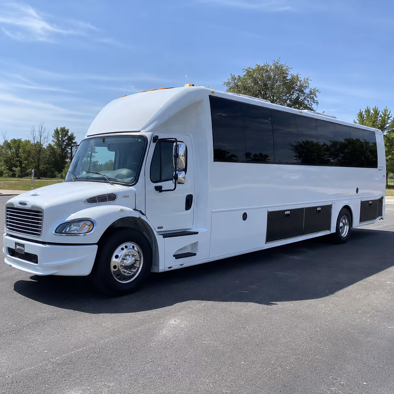 camden 40 passenger party bus