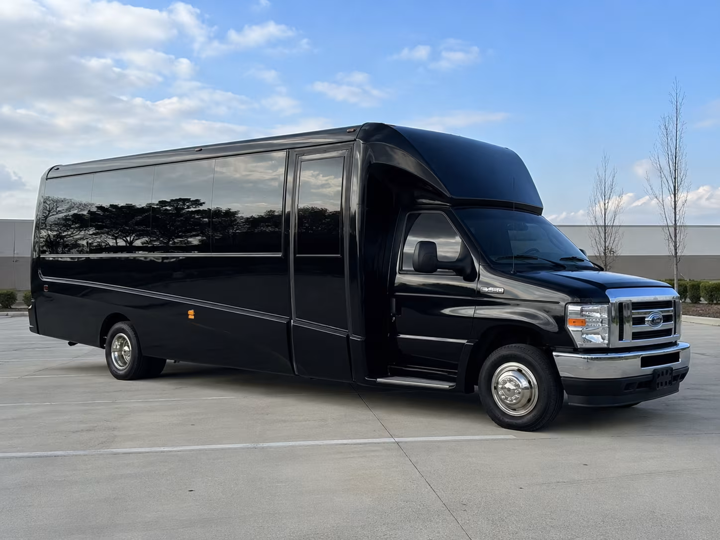 charter buses to freedom mortgage pavilion shows and festivals